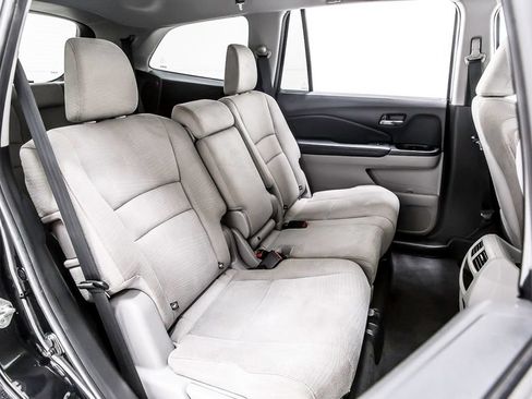 Used 2018 Honda Pilot LX image 35