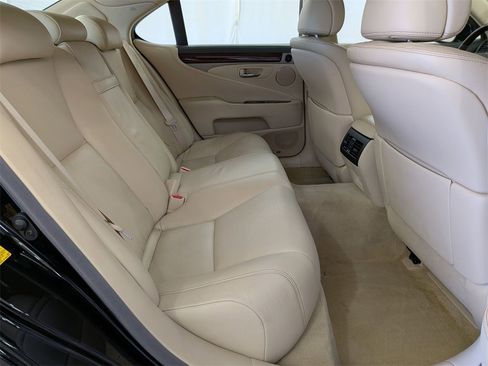 Used 2014 Lexus LS 460 AWD image 32