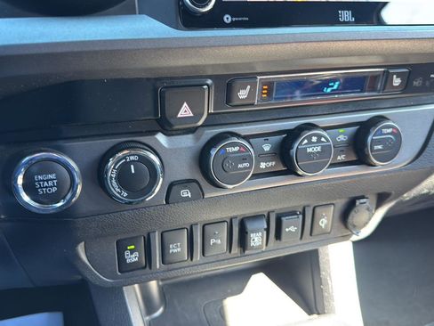 Used 2020 Toyota Tacoma TRD Sport w/ TRD Premium Sport Package image 23