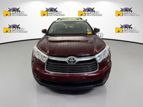 Used 2016 Toyota Highlander XLE AWD/4WD image 2