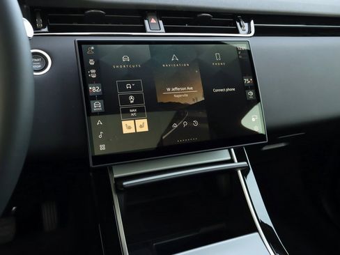 Used 2025 Land Rover Range Rover Evoque S image 19