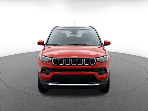 Used 2025 Jeep Compass Limited AWD/4WD image 2