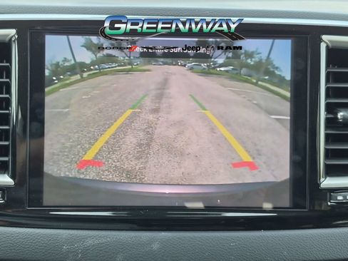 Used 2023 Chrysler Pacifica Touring-L FWD image 19
