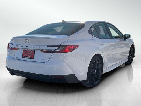 Used 2025 Toyota Camry SE image 5