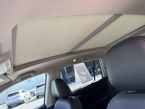 Used 2018 Volkswagen Atlas SEL Premium image 32