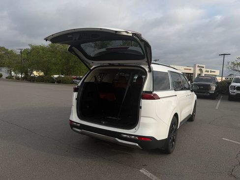 Used 2024 Kia Carnival SX FWD image 33