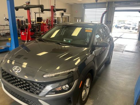 Used 2022 Hyundai Kona SE FWD image 1