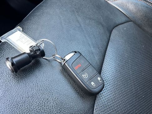 Used 2023 Jeep Compass Limited image 22