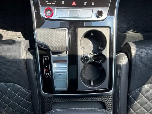 Used 2024 Audi SQ7 Prestige AWD/4WD image 24