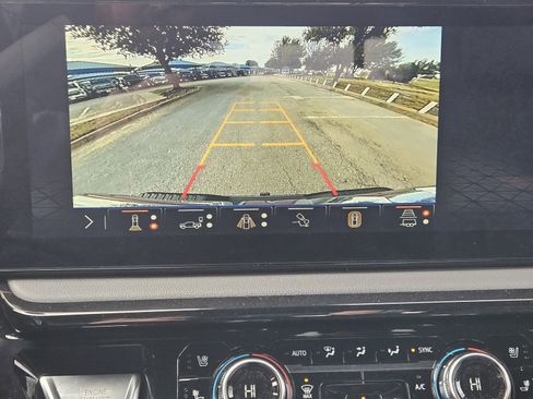 New 2026 GMC Sierra 2500 AT4 w/ AT4 Premium Plus Package AWD/4WD image 13