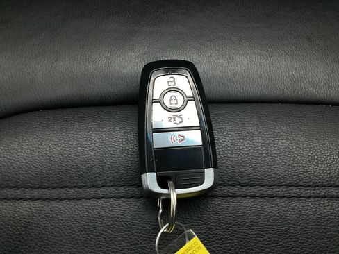 Used 2017 Ford Edge SEL w/ Equipment Group 201A FWD image 41