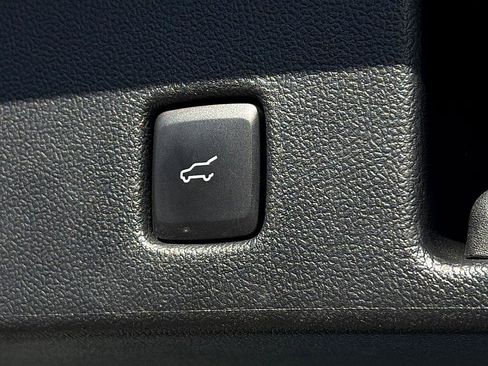 Used 2023 Ford Escape ST-Line image 25