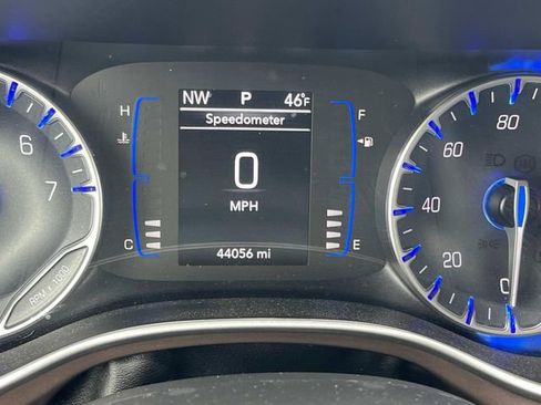 Used 2023 Chrysler Voyager LX FWD image 41