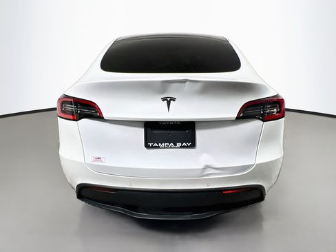 Used 2021 Tesla Model Y 2WD image 6