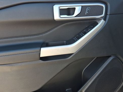 Used 2023 Ford Explorer XLT w/ Equipment Group 202A image 14