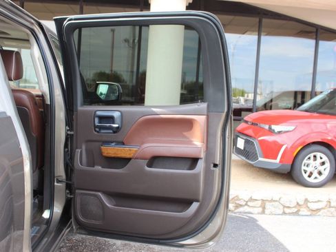 Used 2014 Chevrolet Silverado 1500 High Country w/ High Country Premium Package AWD/4WD image 17