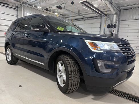 Used 2016 Ford Explorer XLT w/ Equipment Group 202A image 15