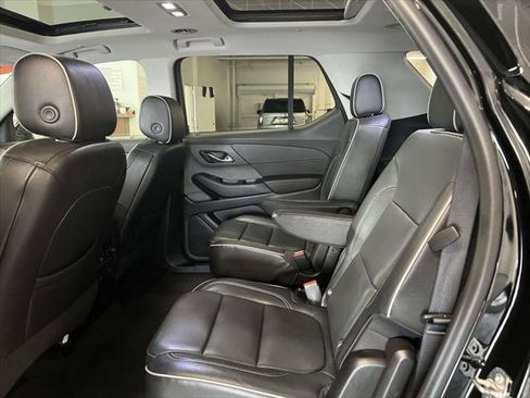 Used 2021 Chevrolet Traverse High Country image 11