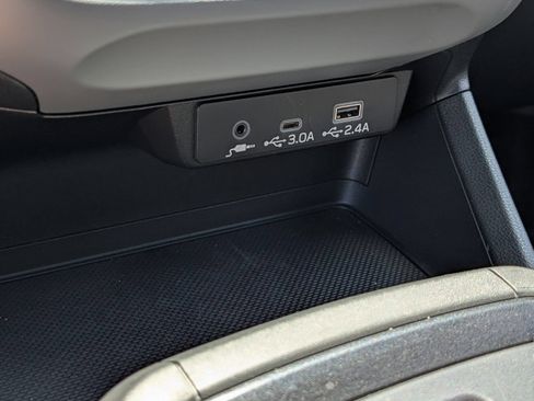 Used 2026 Subaru Crosstrek 2.5i Premium AWD/4WD image 9