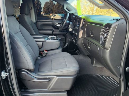 Used 2020 Chevrolet Silverado 2500 Custom w/ Custom Value Package image 18