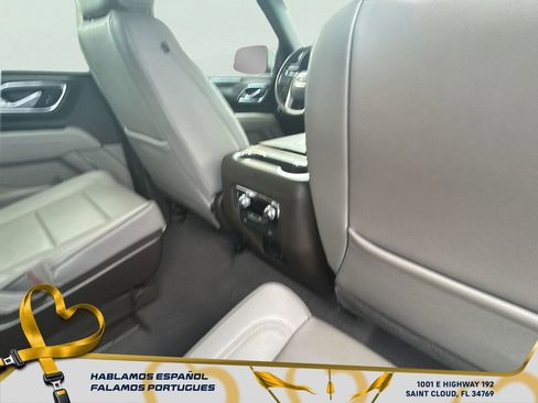 Used 2023 GMC Yukon SLT image 32