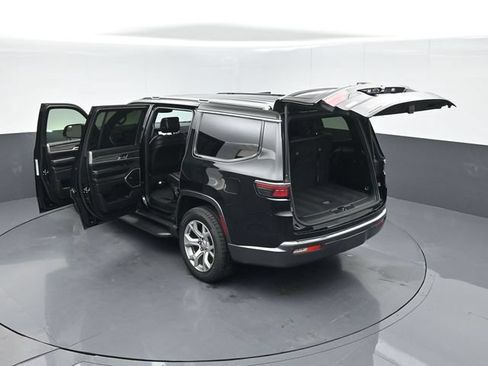 Used 2022 Jeep Wagoneer Series II AWD/4WD image 59