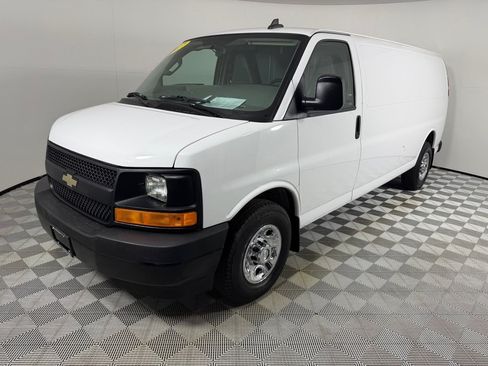 Used 2017 Chevrolet Express 3500 Extended RWD image 9