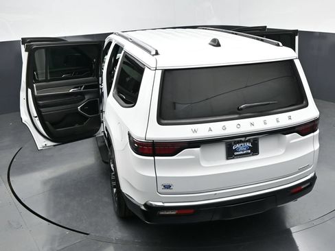 Used 2024 Jeep Wagoneer Series II w/ Flexible Seating Group RWD image 35