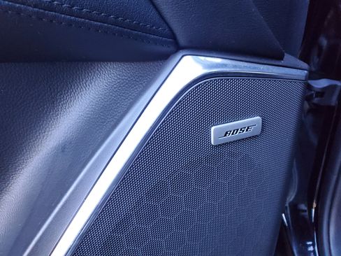 Used 2015 Cadillac Escalade Luxury image 18