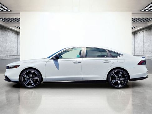 Used 2024 Honda Accord Sport image 9