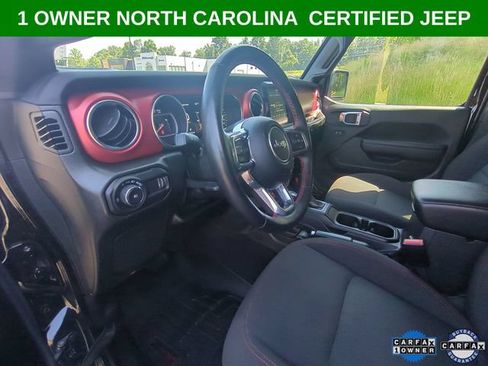 Used 2023 Jeep Wrangler Unlimited Rubicon w/ Cold Weather Group AWD/4WD image 29
