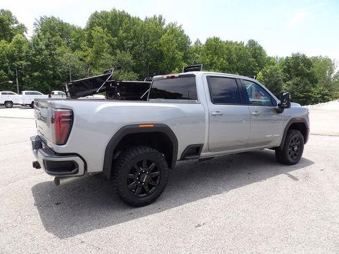 Used 2025 GMC Sierra 2500 AT4 AWD/4WD image 8