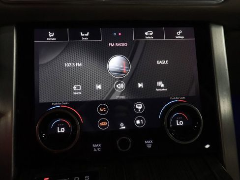 Used 2019 Land Rover Range Rover Long Wheelbase Supercharged image 17