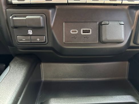 Used 2023 GMC Sierra 3500 AT4 image 23