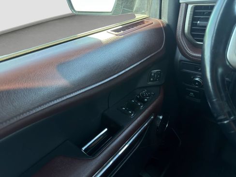 Used 2022 Ford Expedition Limited AWD/4WD image 12