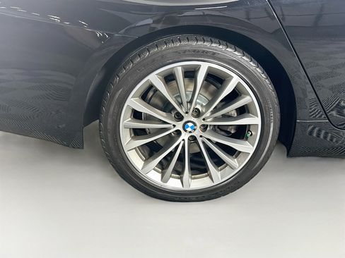 Used 2023 BMW 530i w/ Convenience Package RWD image 11