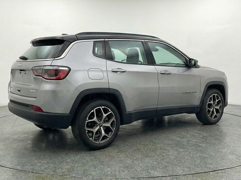 Used 2025 Jeep Compass Limited image 9