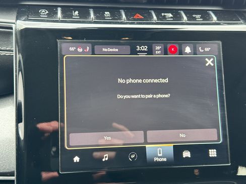 Used 2022 Jeep Grand Cherokee L Laredo w/ Luxury Tech Group I image 19