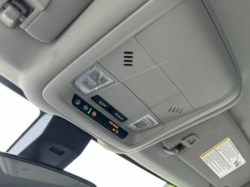 Used 2021 Chevrolet Equinox LS w/ LS Convenience Package image 30