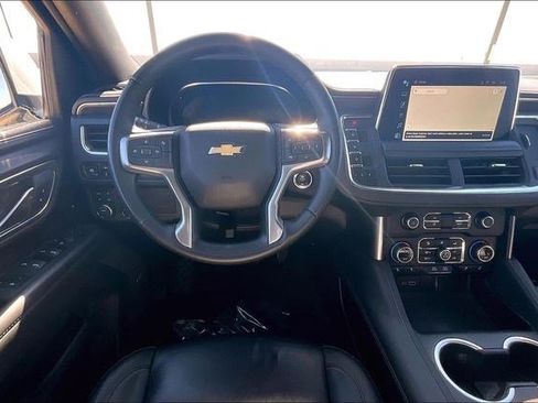 Used 2024 Chevrolet Suburban LT image 5