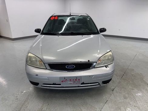 Used 2006 Ford Focus ZX4 Sedan image 3
