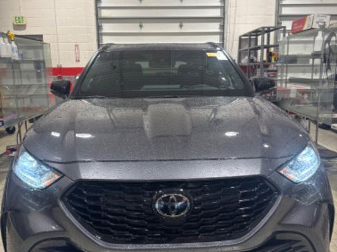 Certified 2025 Toyota Highlander XSE image 38