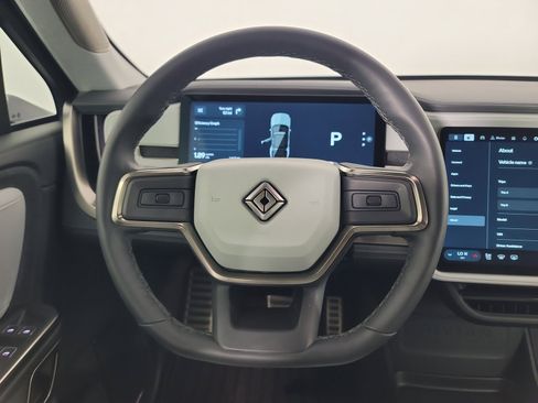 Used 2024 Rivian R1S Adventure AWD/4WD image 28