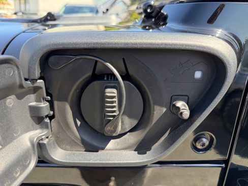 Used 2023 Jeep Wrangler Unlimited Sahara AWD/4WD image 50