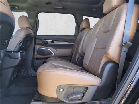 Used 2022 Kia Telluride SX w/ SX Prestige Package image 14