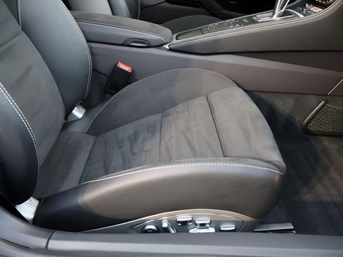 Used 2022 Porsche 718 Cayman GT4 image 11