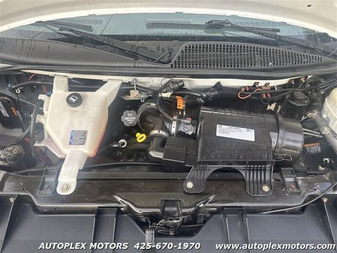 Used 2017 Chevrolet Express 2500 image 27