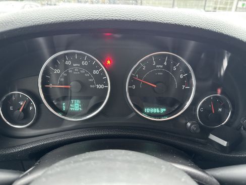 Used 2014 Jeep Wrangler Unlimited Sport w/ Quick Order Package 23S AWD/4WD image 16