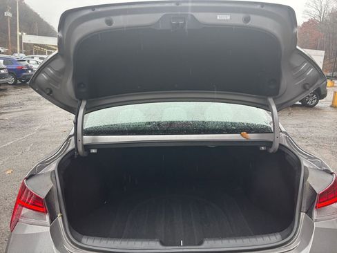 Used 2025 Hyundai Elantra Limited image 30