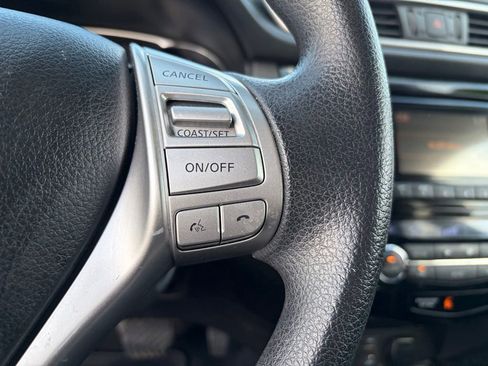 Used 2014 Nissan Rogue SV AWD/4WD image 24